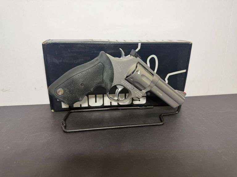 Taurus  357  66, 7 shot with adjustable sight  SN:JS713684  . image