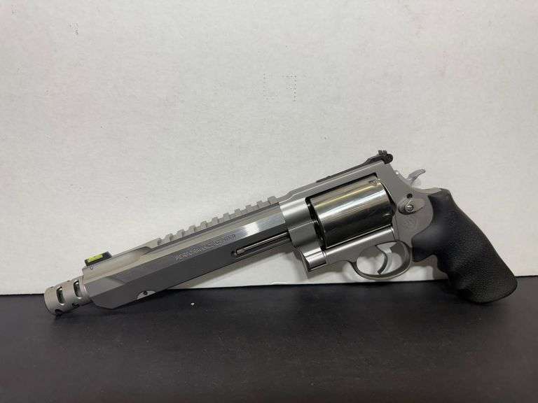 Smith & Wesson  460 S&W  460XVR  SN:EEE4237  . image