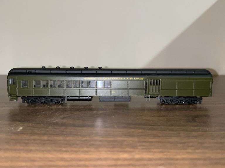 Bachmann Spectrum (89431) Nashville, Chattanooga & St. Louis Combine in original box…..part of The Master Railroader Series image