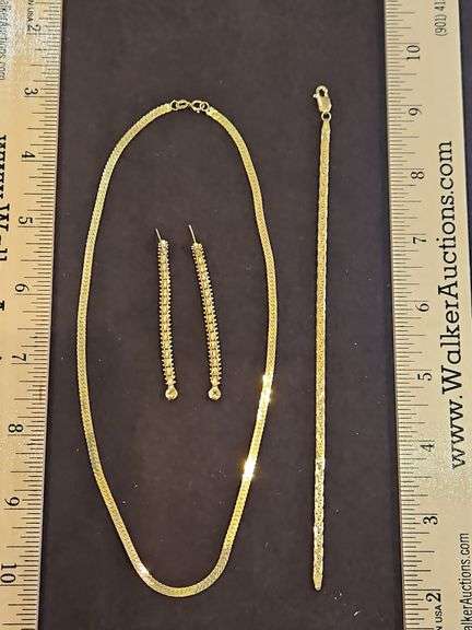 Ladies 14K gold necklace, bracelet, & earrings 20.2 total grams... image