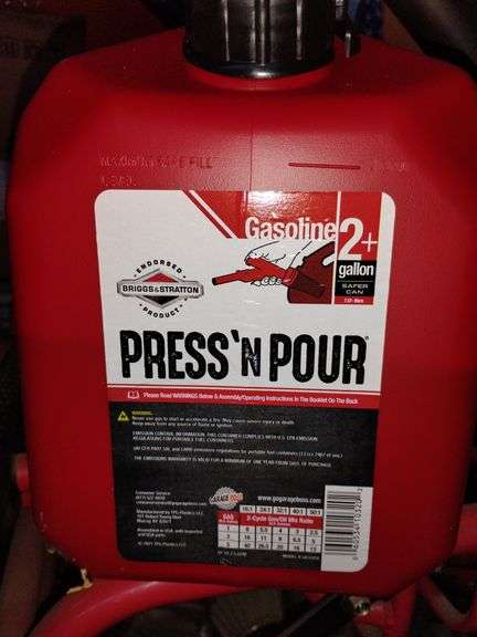 Briggs & Stratton Gasoline 2+ gallon Press n Pour safer can image
