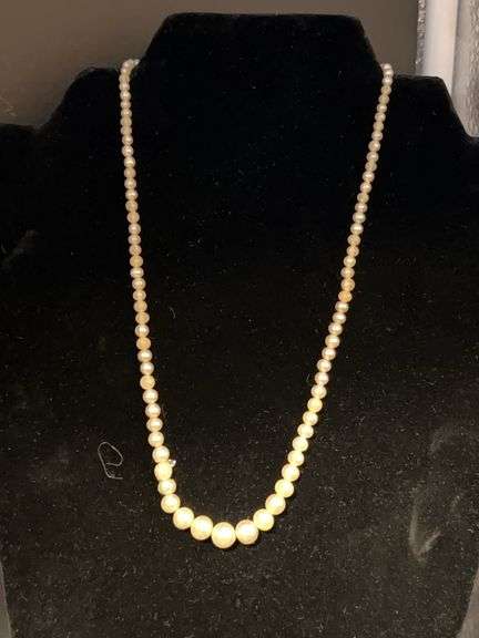 Vintage strand of dainty pearls image