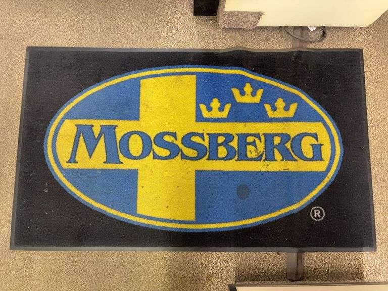 Carpeted Mossberg Mat image