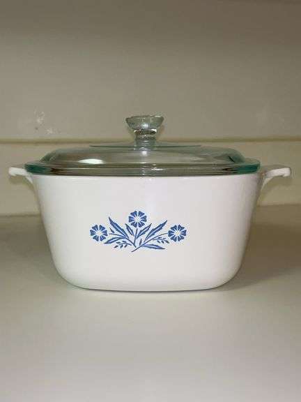 Vintage Corning Ware Blue Cornflower 1-3/4 qt. Lidded Casserole….no chips or cracks image