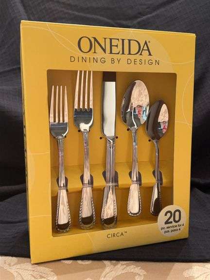NIB 20-pc service for 4 ONEIDA Dining By Design Flatware Set image