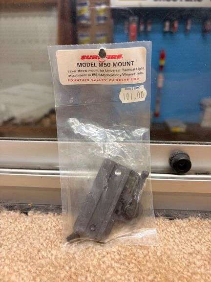 SureFire Lever Throw Mount for Universal Tactical Light (RIS, RAD, Picatinny, Weaver rails) M50 image