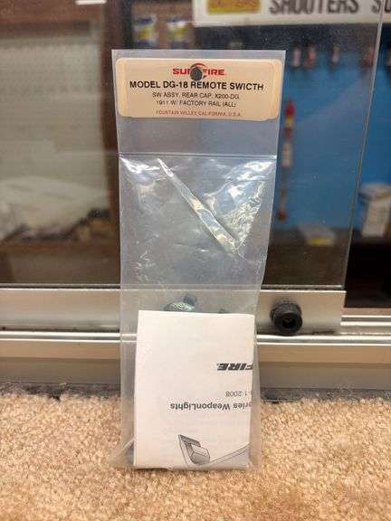 SureFire Weapon Light Grip Switch (1911 w/Factory Rail) DG-18 image