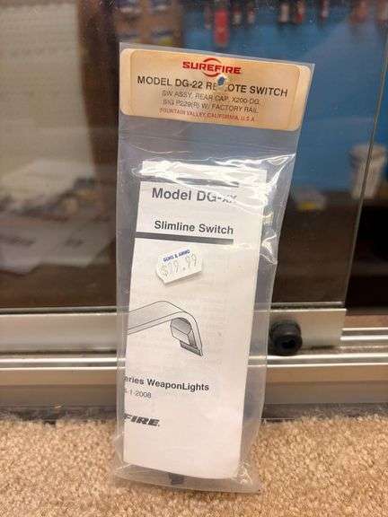 SureFire Weapon Light Grip Switch (SIG P229 (R) w/Factory Rail) DG-22 image