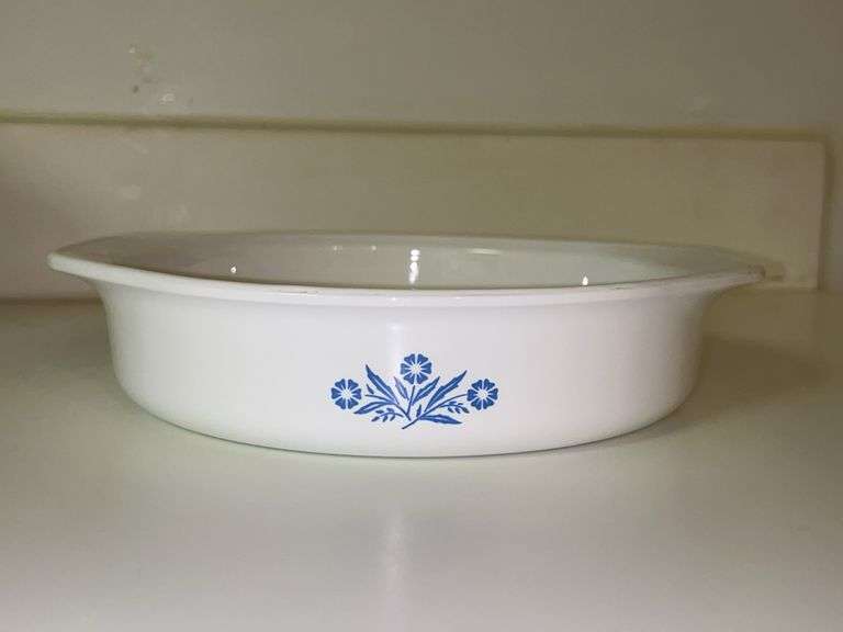 Vintage Corning Ware Blue Cornflower 8” pie plate….no chips or cracks image