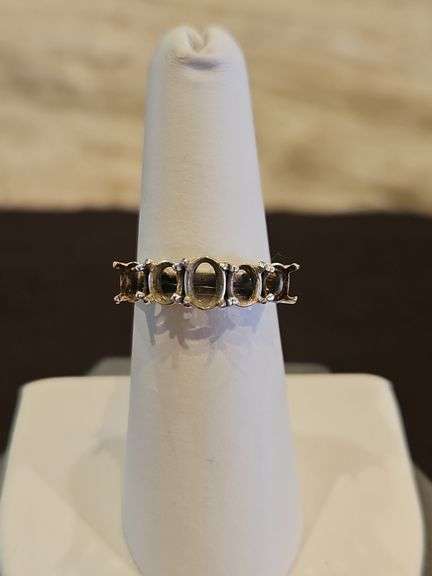 Ladies 14K gold ring size 6 Stones Have Been Removed 3.7 total grams... image