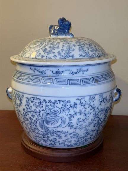 Vintage Chinese Blue And White Twisted Lotus Rice Ginger Jar With Lid Foo Dog on wood stand image