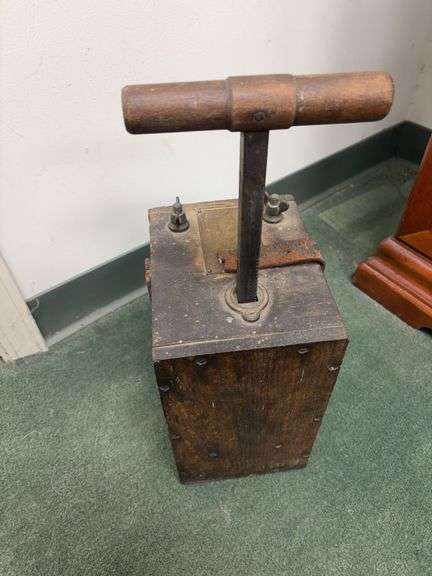 Authentic Hercules Blasting Machine/Dynamite Plunger Box image
