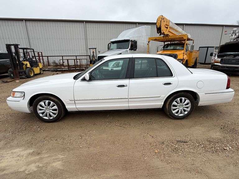 2001  MERCURY  Grand Marquis image