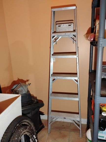 Cuprum 6' Aluminum Ladder 225 lb. Capacity image