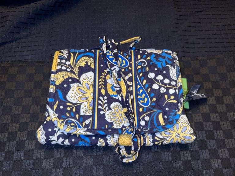 NWT Vera Bradley Ellie Blue Essentials Cosmetic Bag…..matching piece to lots 50LR and 51LR image