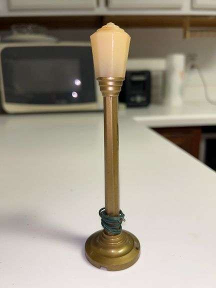 Unmarked Train Street Lamp image