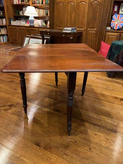 Antique gate leg drop leaf table…..shows wear and age but could be restored…..35-1/4 x 45-3/4 x 27 tall (fully open) image