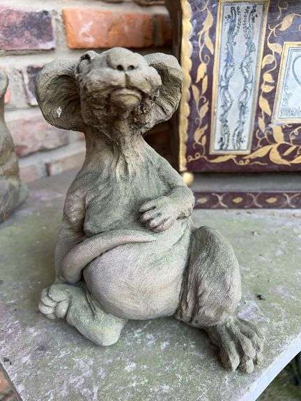 8-1/2” tall concrete rat yard art image
