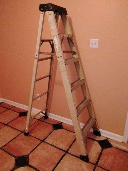 6 ft. Folding Ladder, used image