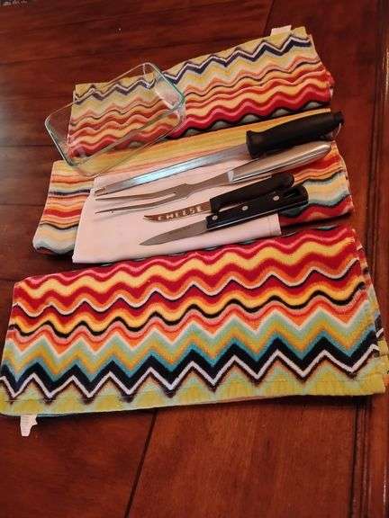 Kitchen, 3 Hand towels, 1 Pyrex dish 7x5x1.5, Utensils image