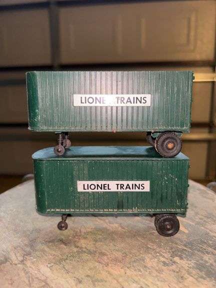 (2) Lionel Trains 460-150 green piggyback trailers…..1 missing top….. Part of the Lionel #460 Truck Transport Set image