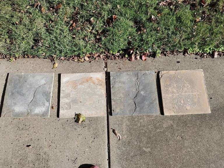 Slate Tile Approx. 400 pieces, low count to consider the broken ones. image