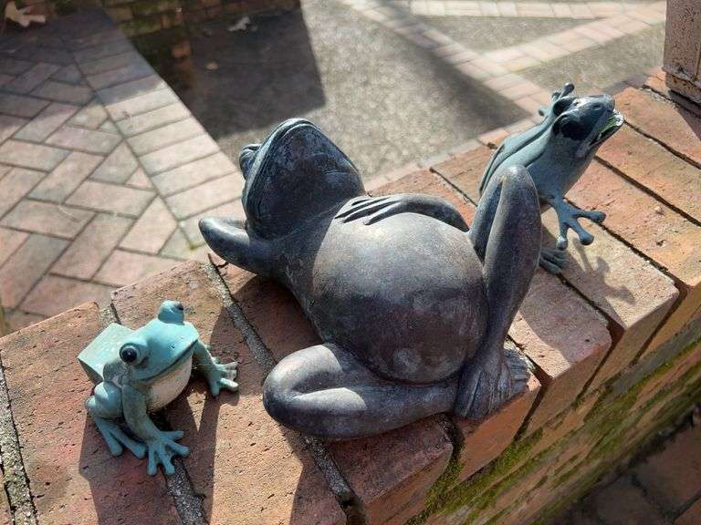 Grouping of outdoor frog decor…..left is 3” tall, center is 8” long x 4” tall and right is 4” tall image