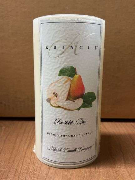 NEW Kringle Candle 22oz pillar candle…..Bartlett Pear scent image