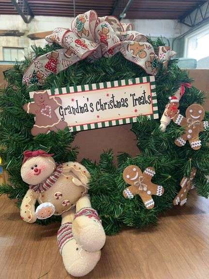 Very cute gingerbread man Christmas wreath image