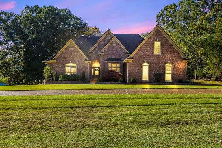 Beautiful Eads 5 Bed 4 Bath Home image