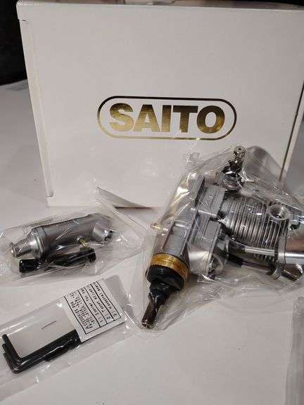 Saito Small-Medium Single Cylinder 4-Stroke Engine Version 2009. New in box. Untested image