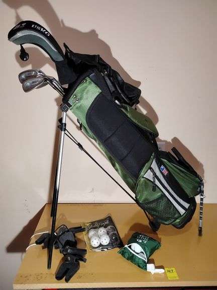 Set U.S. Kids Golf Clubs, Club Covers, 4 practice balls, bag of balls image