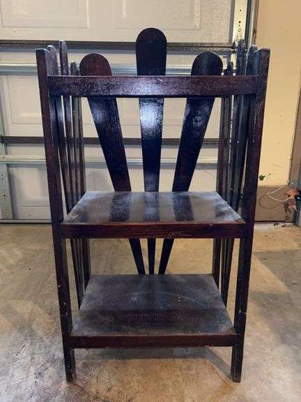 Smaller 3-tiered side table with slatted sides and back image