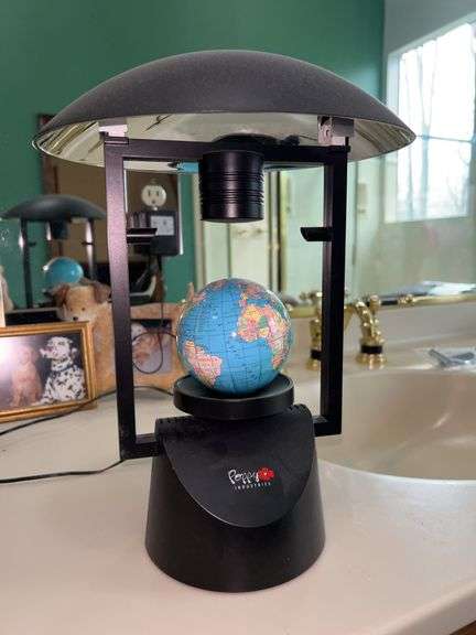 Poppy Industries magnetic levitating globe…..needs light at top….could not get globe to levitate image