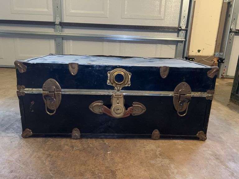 Vintage flip-top steamer trunk…..does show wear…..30 x 16 x 12-1/2 tall image