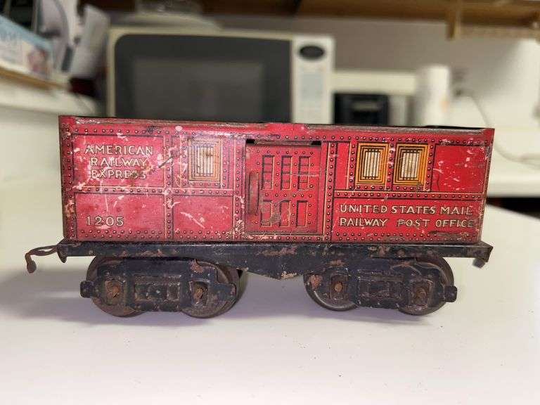 Antique (1920s) American Flyer RPO Car…..missing roof image