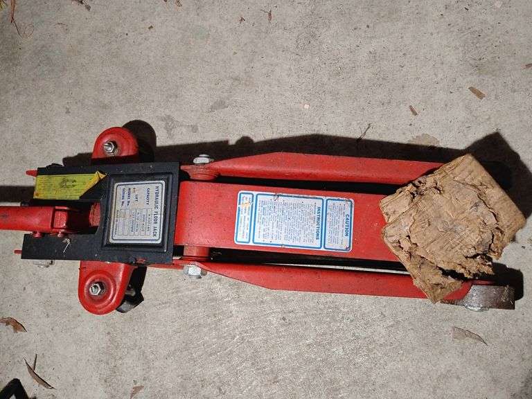 Hydraulic Floor Jack 4400 lb. capacity. Used, untested image