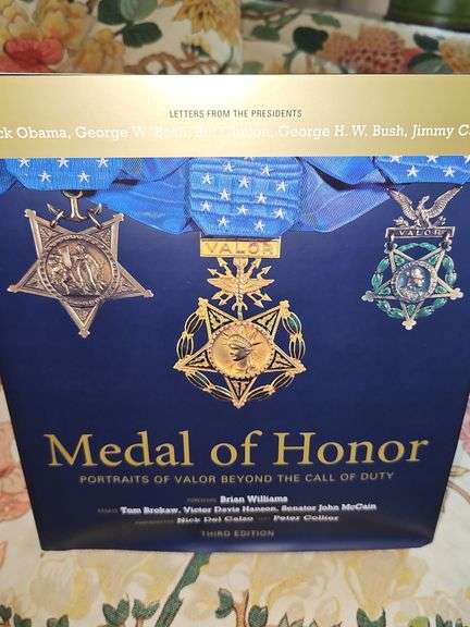 Medal of Honor PORTRAITS OF VALOR BEYOND THE CALL OF DUTY. Hardback with jacket image