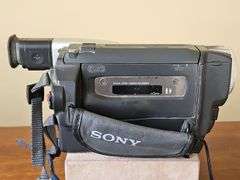 Sony Digital8 handicam model DCR-TRV120 w/battery & charger UNTESTED...