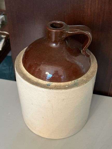 Vintage Stoneware 1-gallon jug…..no markings…..11” tall