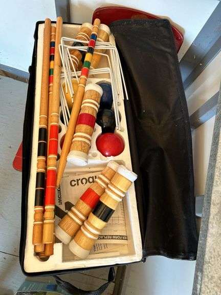 Like new Sportcraft Croquet set with carry bag
