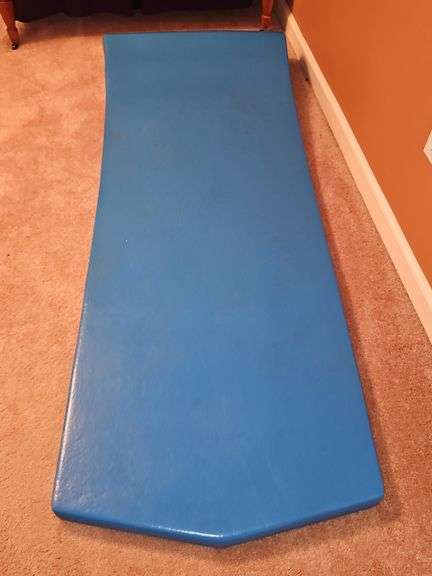 Marine quality pool float by Sunsation 68x28 in.