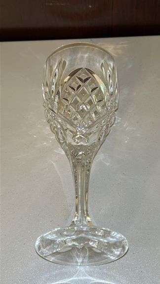 Set of 2 Shannon Dublin Crystal Wine Glasses…..7-3/4” tall…..no chips or cracks