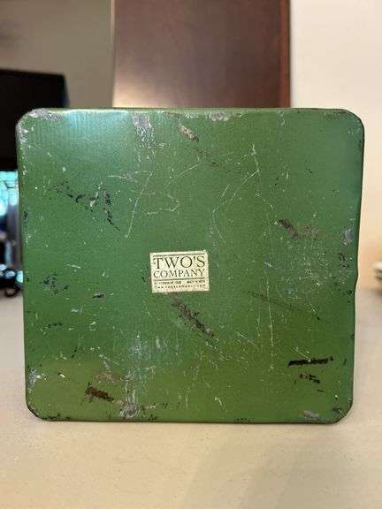 Two’s Company Rare Vintage Green Metal Kitchen Canister “Crackers” Tin…..10-1/4” tall….with original label