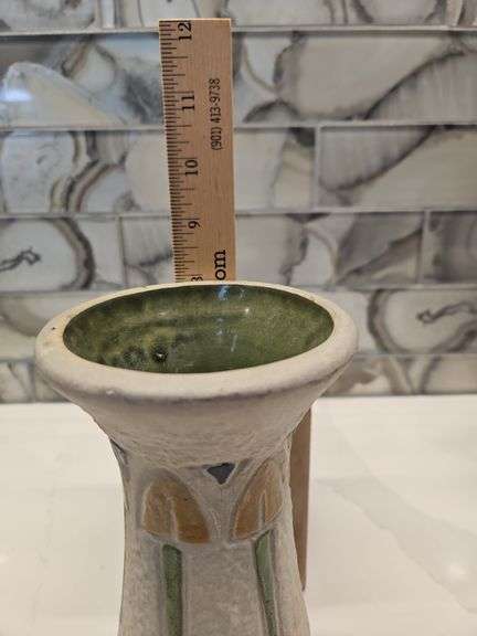 Vintage Roseville Mostique 1916 Pottery Vase in very good vintage condition...