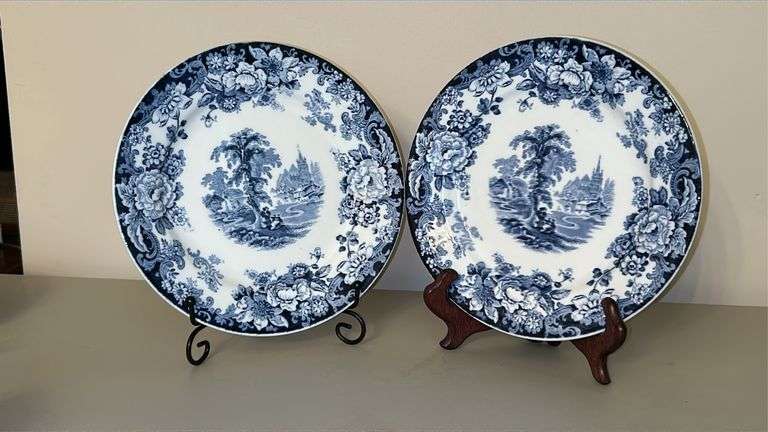 (2) Vintage Allerton’s Kenilworth English 8” Salad Plate…..no chips or cracks…..makers mark on back is blurry