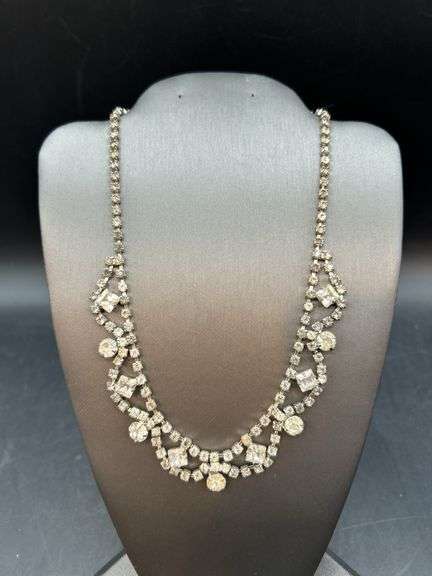 Vintage elegant rhinestone necklace
