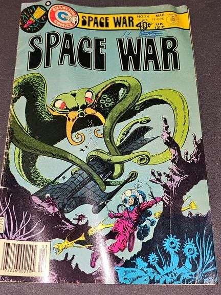 Nine comic books mostly military and war related. See all photos for more information.