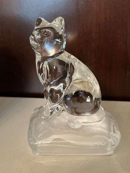 Cristal d’Arques cat with frosted base…..3-1/2 x 5-1/4” tall….in original box