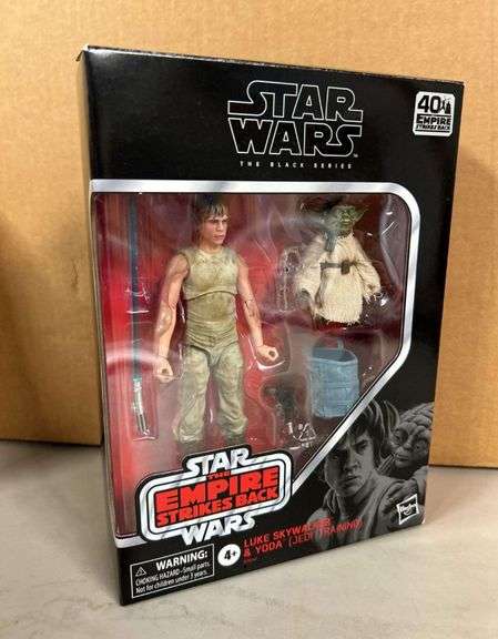 Star Wars The Black Series LUKE SKYWALKER & YODA action figures…..back of box is dented
